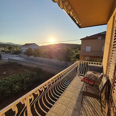Nela Apartamento Jelsa (Hvar)