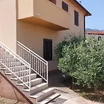 Nela