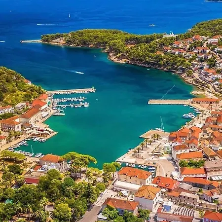 Nela Jelsa (Hvar)