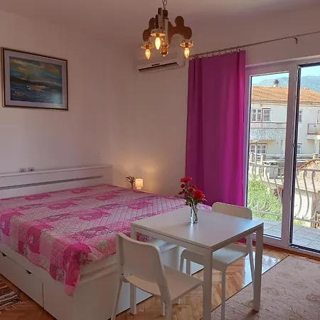 Nela Jelsa (Hvar)