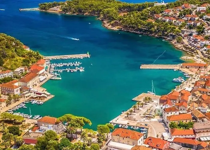 Nela Jelsa (Hvar)